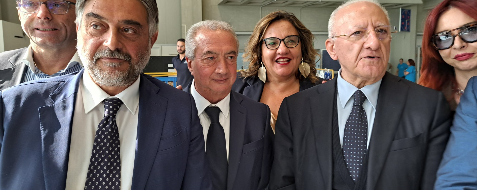Vittorio Esposito e gli amministratori del Vallo di Diano accolgono il Governatore della Campania, Vincenzo De Luca, al Centro Sportivo Meridionale di San Rufo in vista delle elezioni regionali 2025