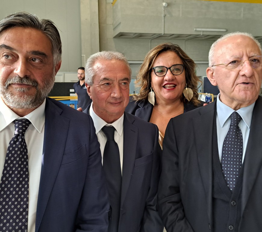 Vittorio Esposito e gli amministratori del Vallo di Diano accolgono il Governatore della Campania, Vincenzo De Luca, al Centro Sportivo Meridionale di San Rufo in vista delle elezioni regionali 2025